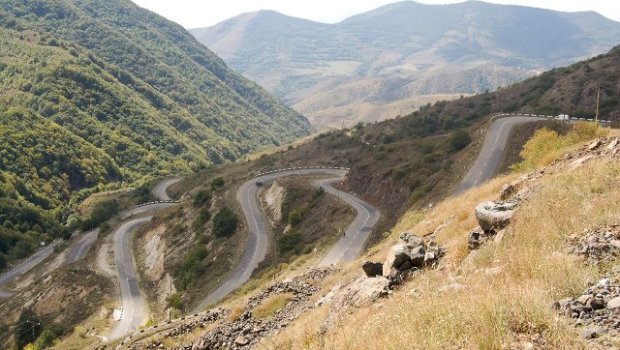 Ermənistan mina və silahların daşınması məqsədilə Laçın yolundan istifadə edir – RƏSMİ 