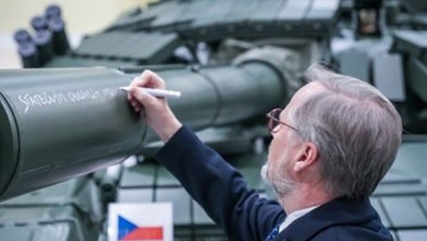 Çexiya Ukraynaya yeni tanklar verir