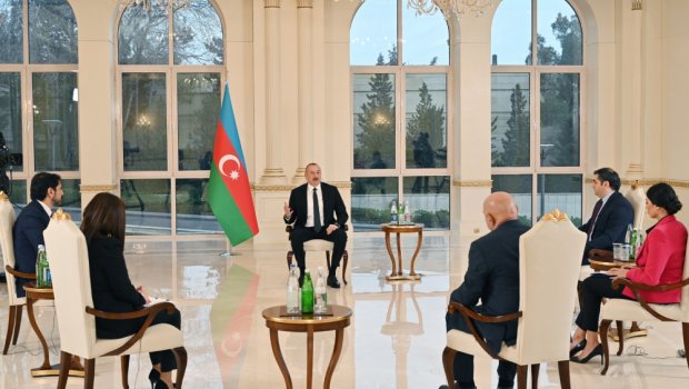 İlham Əliyev yerli televiziya kanallarına müsahibə verir - FOTO/VİDEO