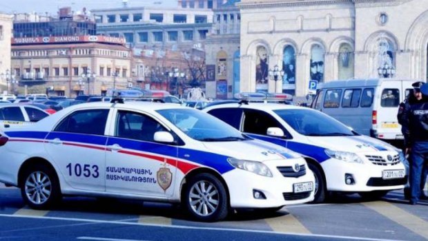 Ermənistanda polis bölməsinə qumbara atıldı 