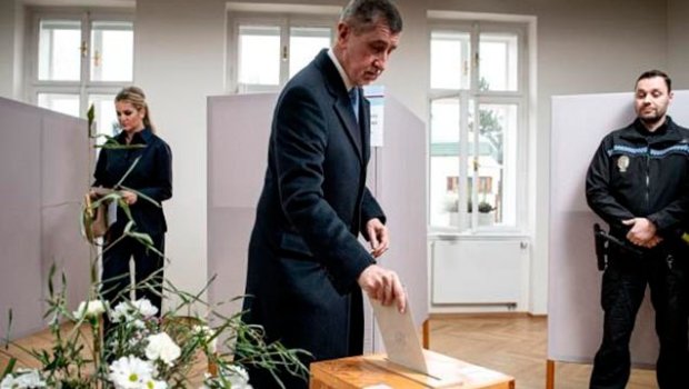 Çexiyada prezident seçkiləri KEÇİRİLİR 