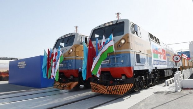 Bakı-Tbilisi-Qars dəmir yolu xətti ilə yük daşımaları 1 milyon tonu keçib