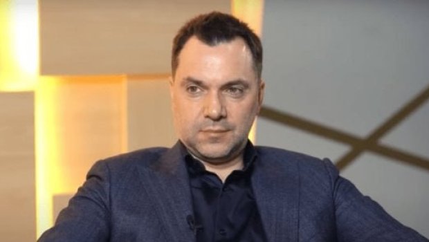 Arestoviç istefasının səbəbini AÇIQLADI