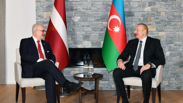 İlham Əliyev Davosda Latviya Prezidenti ilə GÖRÜŞDÜ - FOTO