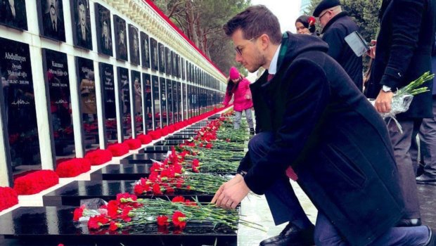 İsrailin Azərbaycandakı səfiri 20 Yanvar şəhidlərinin xatirəsini andı - FOTO