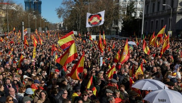 İspaniyada hökumət əleyhinə etiraz aksiyası KEÇİRİLİR - VİDEO 