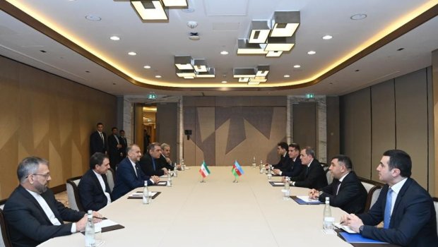 Ceyhun Bayramov iranlı həmkarı ilə regiondakı son vəziyyəti MÜZAKİRƏ ETDİ - FOTO 