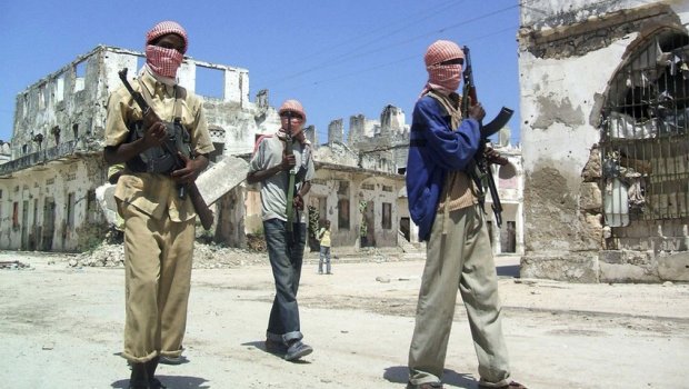 Somalidə prezident sarayı atəşə tutuldu