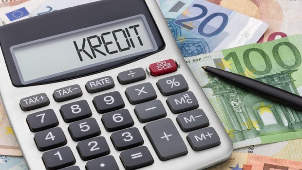 Dövlət sektorunda işləyənlərin 75.3 faizinin özünün, ya ailə üzvünün kredit borcu var - SORĞU