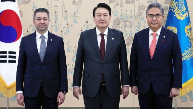 Azərbaycan səfiri etimadnaməsini Cənubi Koreya Prezidentinə təqdim etdi