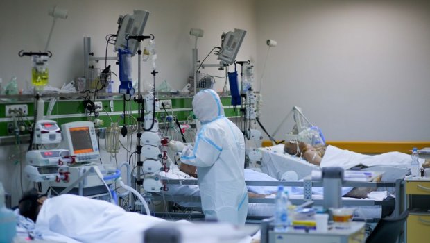 Koronavirus xəstələrinə baxan həkimlərin maaşları ilə bağlı QƏRAR 