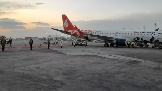 Azərbaycanın İrandakı səfirliyinin əməkdaşları Bakıya yola salınır - FOTO