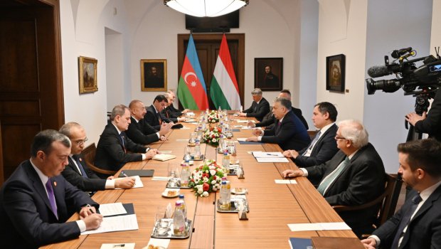 İlham Əliyevin Macarıstanın Baş naziri ilə geniş tərkibdə görüşü olub - FOTO/VİDEO