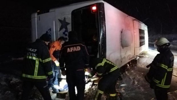 Türkiyədə daha bir avtobus QƏZASI - Ölən və yaralananlar var