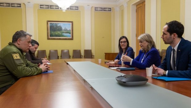 NATO Parlament Assambleyasının prezidenti Ukraynaya gedib