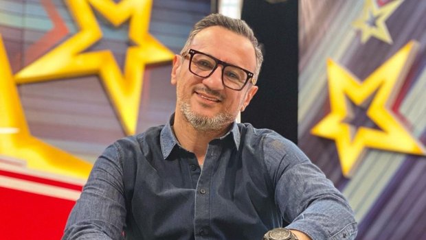 Anar Mədətov: “Şou əhli ailəvi dost olandan sonra bir-birinin zibillərini mediaya yayırlar” – VİDEO