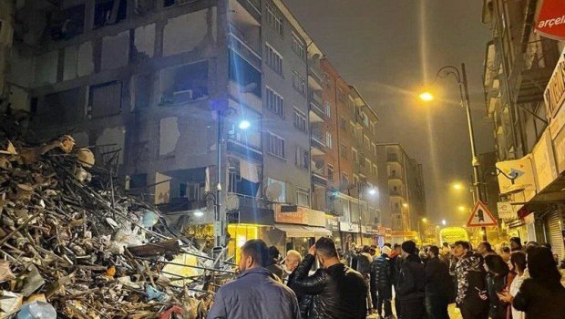 Türkiyədə güclü zəlzələdən sonra ciddi dağıntı olan ƏYALƏTLƏR