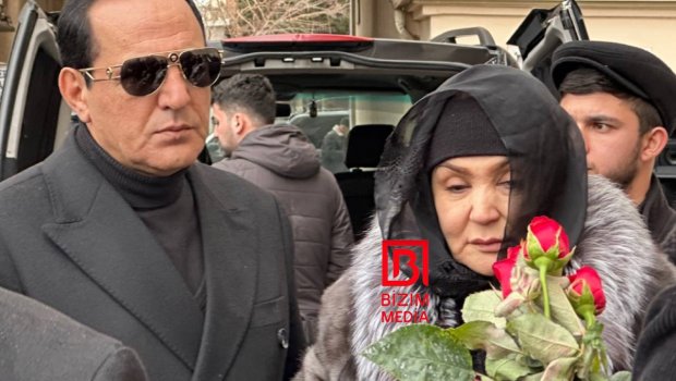 Zeynəb Dostəliyevanın nəşi Səngəçal məzarlığına aparılır - VİDEO