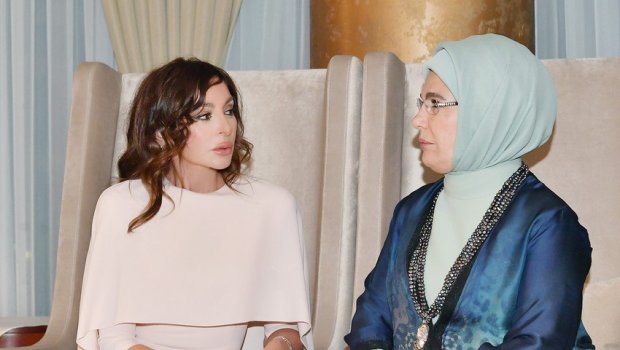 Əminə Ərdoğan Mehriban Əliyevaya təşəkkür etdi