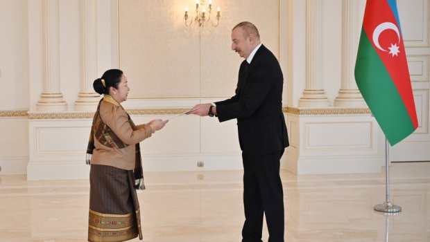 İlham Əliyev Laosun Azərbaycanda yeni səfirini qəbul edib - FOTO-VİDEO