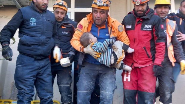 MÖCÜZƏ: Hatayda körpə 78 saatdan sonra xilas edildi - VİDEO