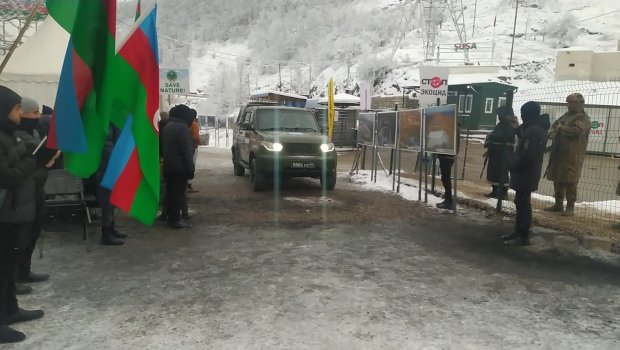 Sülhməramlılara məxsus minik avtomobili Laçın yolundan keçib – FOTO