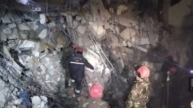 Xilasedicilərimiz Kahramanmaraşda gecə vaxtı axtarış-xilasetmə işlərini davam etdirir