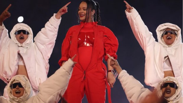 Rihanna YENİDƏN HAMİLƏDİR - VİDEO