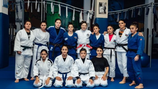 Beynəlxalq ekspert cüdoçu qızlara ustad dərsi keçdi - FOTO 