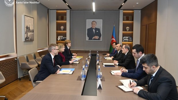 Ceyhun Bayramov Aİ rəsmisini Laçın yolundakı vəziyyət barədə MƏLUMATLANDIRDI