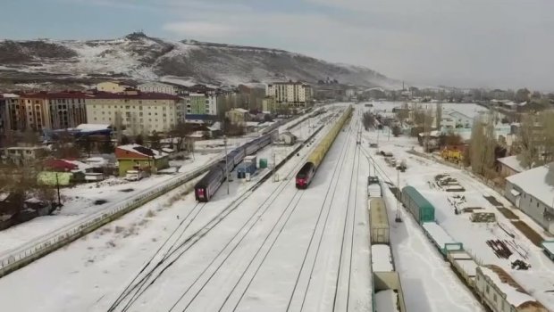 Azərbaycandan göndərilən yardım qatarı Qarsa çatdı - VİDEO