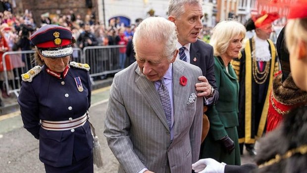 Kral Ukrayna hərbçilərinin təlimini izlədi