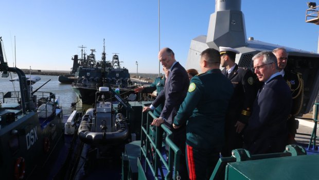 Britaniya XİN rəsmisi BAKIDA - FOTO