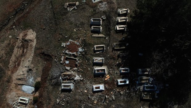 Kahramanmaraşdakı zəlzələ qəbiristanlığa da TƏSİRSİZ ÖTÜŞMƏDİ - VİDEO 