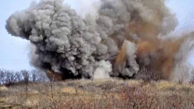 Krımda dəmir yolu PARTLADILDI: Sərnişinlərlə dolu qatarlar isə... – FOTO 