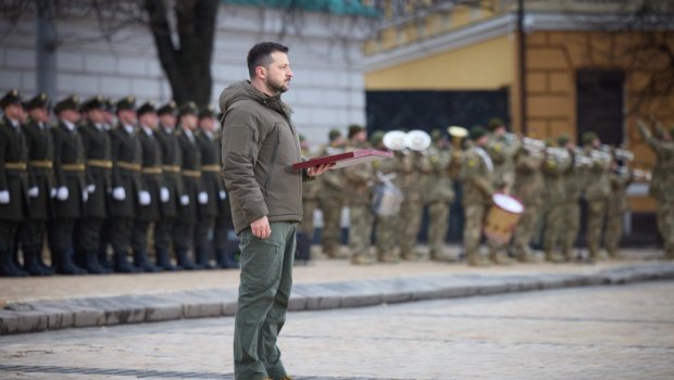 Müharibənin ildönümündə Zelenski hərbçiləri mükafatlandırdı - FOTO