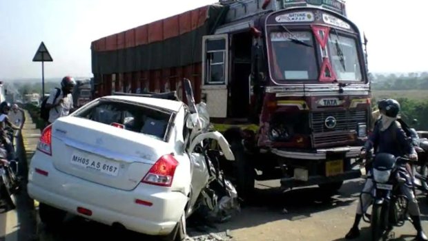 Pakistanda dəhşətli QƏZA: 13 nəfər öldü 