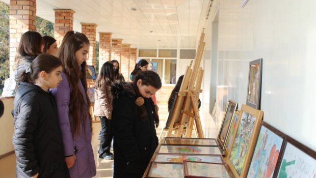 Qaxda “Xocalı soyqırımı - qan yaddaşımızdır” adlı rəsm sərgisi TƏŞKİL OLUNDU - FOTO 