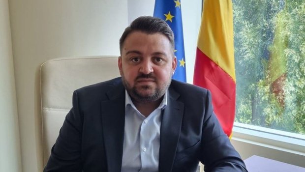 Rumıniyalı siyasətçi BİABIR OLDU: İclasa hamamdan qoşuldu – ANBAAN VİDEO 