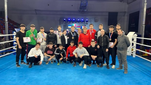 Boksçularımız Rumıniyada 18 medal qazandı – FOTO
