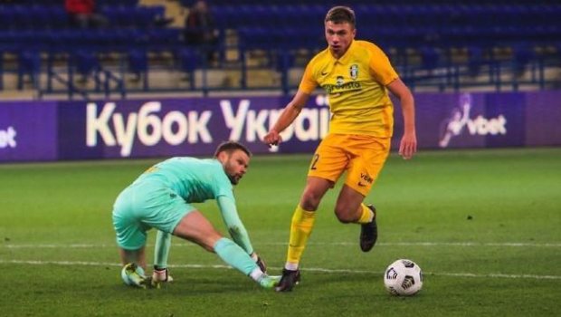 Azərbaycanlı futbolçudan Ukraynada iki qol ötürməsi