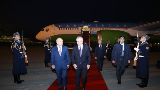 Özbəkistan Prezidenti Şavkat Mirziyoyev Azərbaycana səfərə gəlib - FOTO