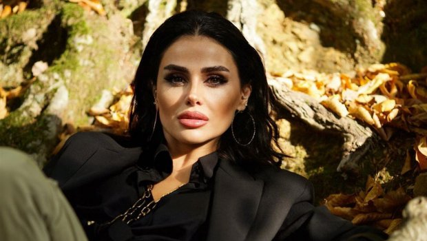 Günel Zeynalovanın qaşına 7 TİKİŞ QOYULDU – FOTO