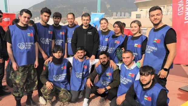 Selçuk Bayraktar Kahramanmaraşda könüllülərimizlə görüşdü - FOTO/VİDEO