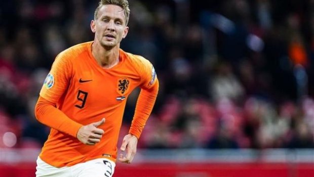 Futbolçu Niderland millisindəki karyerasını BAŞA VURDU 