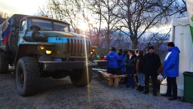 Sülhməramlıların daha 10 avtomobili aksiya ərazisindən MANEƏSİZ KEÇDİ - FOTO 