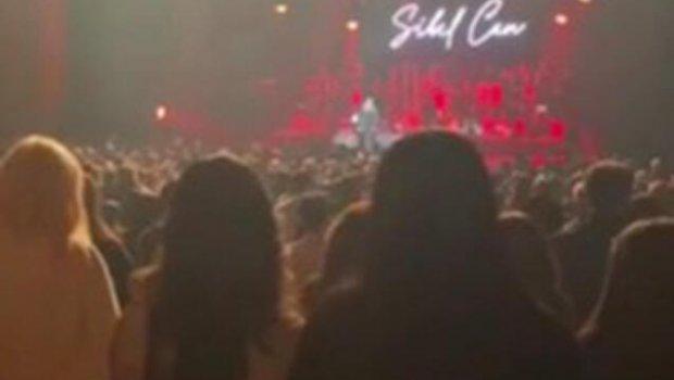 Sibel Canın Bakı konsertində zəlzələ qurbanları belə yad edildi – VİDEO  