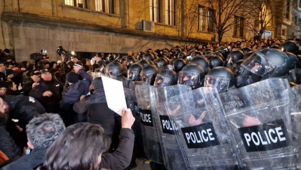 Gürcüstanda etirazlar zamanı saxlanılanlar SƏRBƏST BURAXILDI 