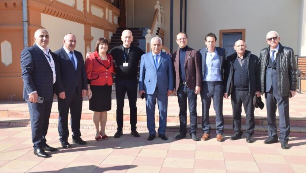 İsrailin sabiq baş naziri Qubada dağ yəhudiləri ilə GÖRÜŞDÜ - FOTO 