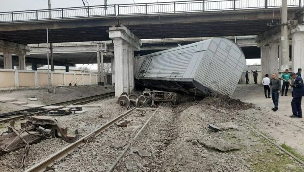 Özbəkistanda yük qatarında QƏZA - VİDEO 